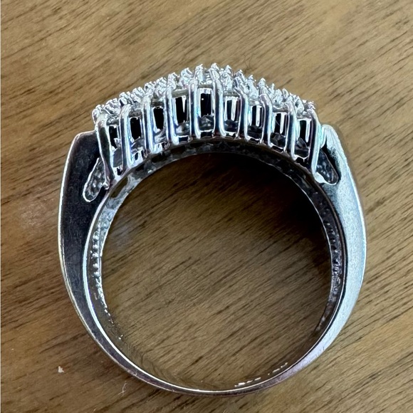 Vintage Estate Diamond Ring in White Gold - Picture 6 of 6